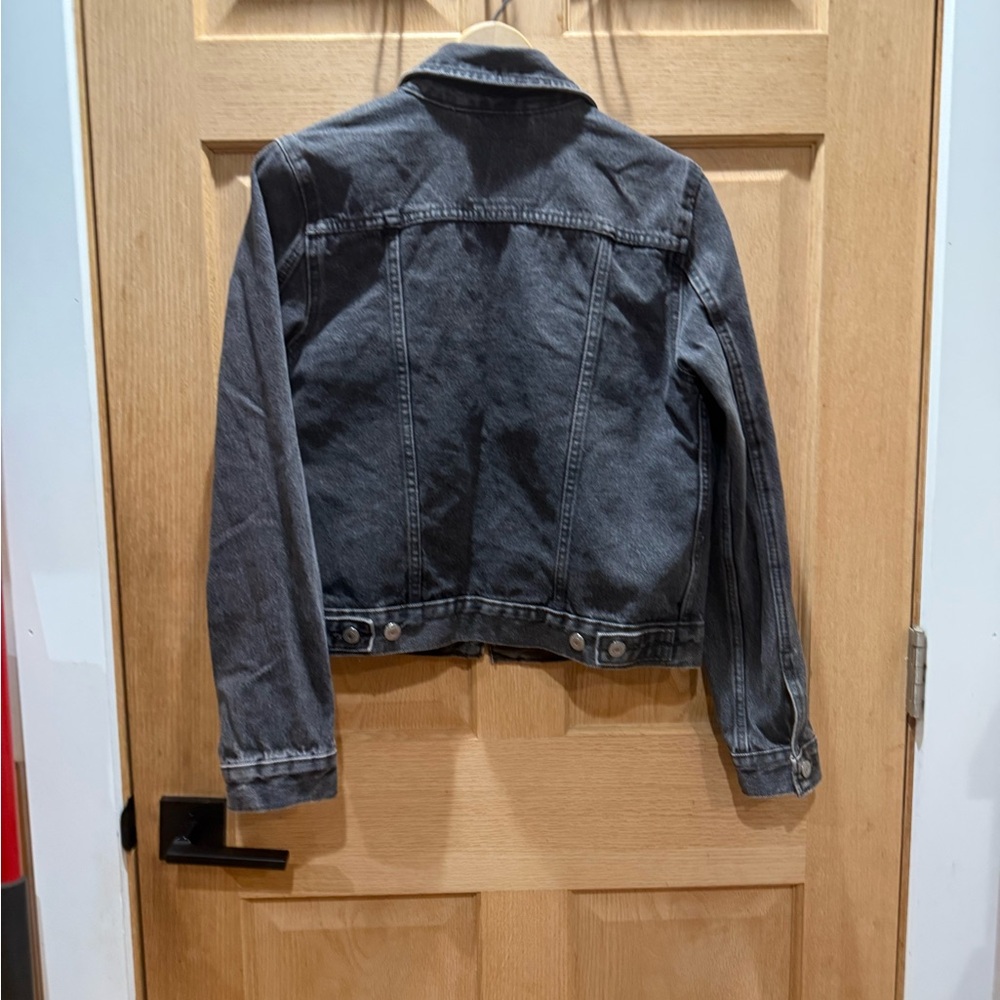 Levi's Women's Faded Black Denim Trucker Jacket - Picture 2 of 6